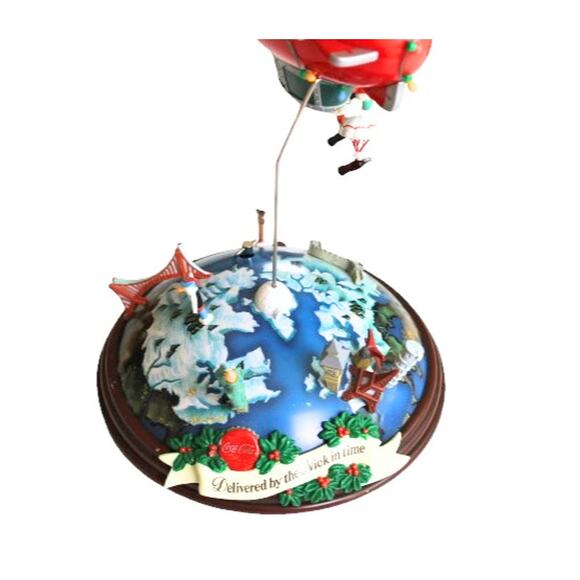 Collectible Christmas Santa Blimp Musical Action Coca Cola Buy The World A Coke - Picture 6 of 10